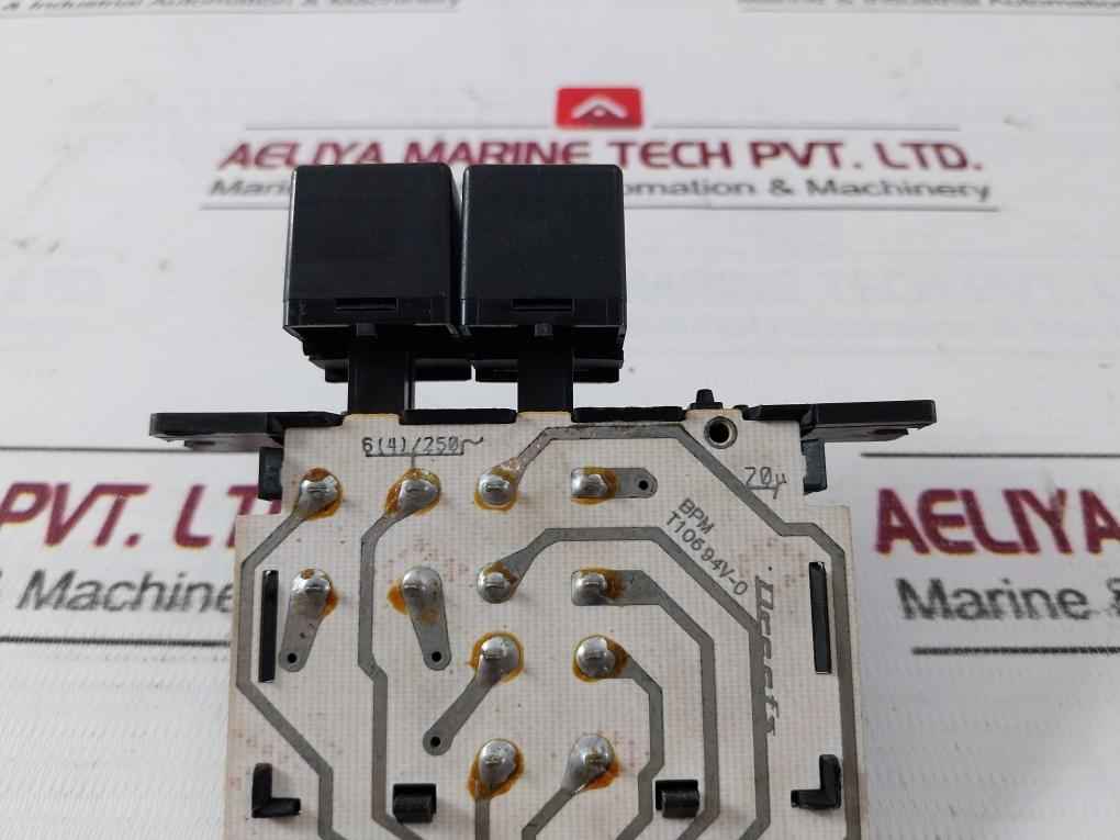 Dreefs 3-dps/198 Push Button Switch 70µ T106 94V-0