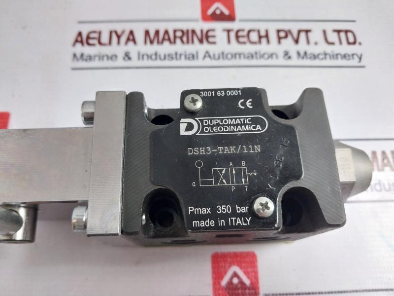 Duplomatic Oleodinamica Dsh3-tak/11n Lever Actuated Directional Control Valve