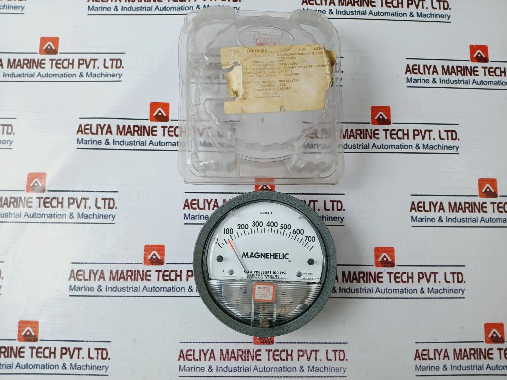 Dwyer 2000/750Pa Differential Pressure Gauge 0-700 Pascals