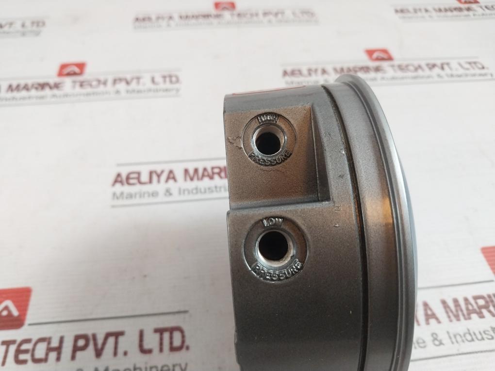 Dwyer 2310 C Magnehelic Differential Pressure Gauge 20809301104 15Psig (100 Kpa)
