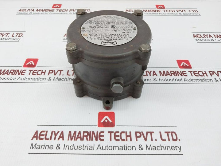 Dwyer Explosion-proof Differential Pressure Switch 480Vac 1950P-8-2F