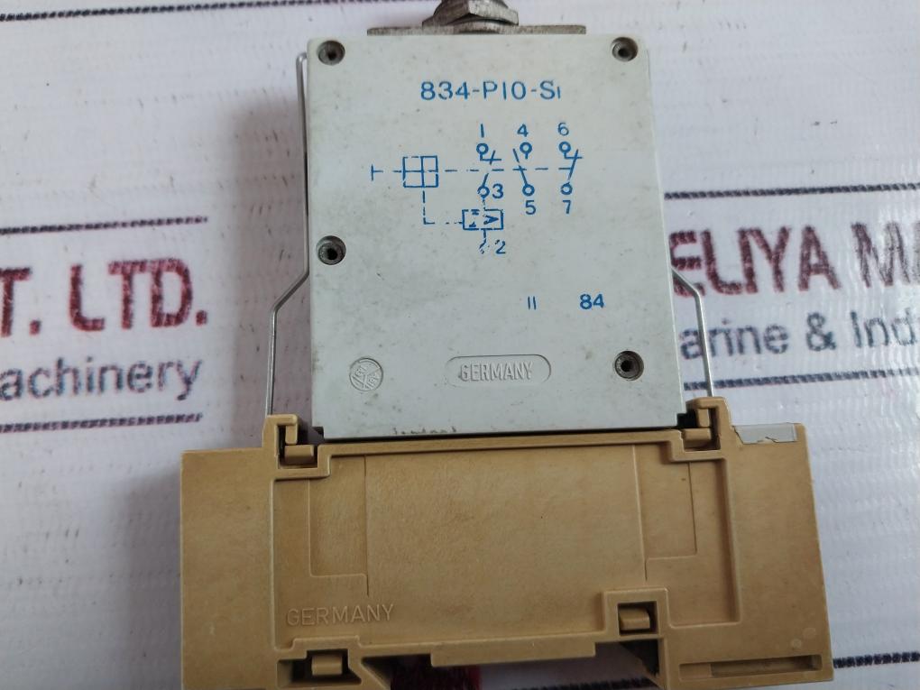 E-t-a 17 834-pio-si Circuit Breaker With Socket