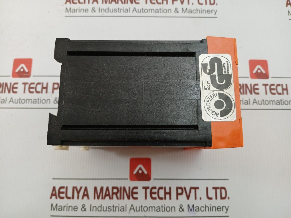 E.Dold & Sohne Emergency Stop Module Ac 230V 50/60Hz/Dc110V Part No: Bn5930.48/204