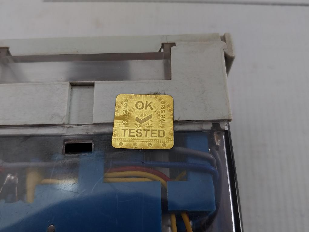 E. Dold & Sohne On-delay Timer 0,2S-60H Part No: Aa 7616.32