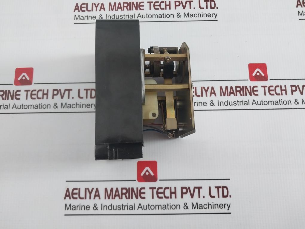 E. Dold & Sohne R834T Current Relay 4A 220V~