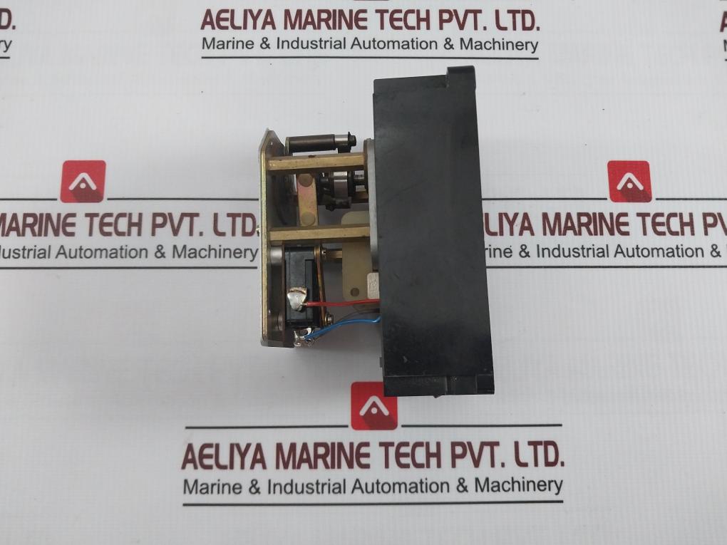 E. Dold & Sohne R834T Current Relay 4A 220V~