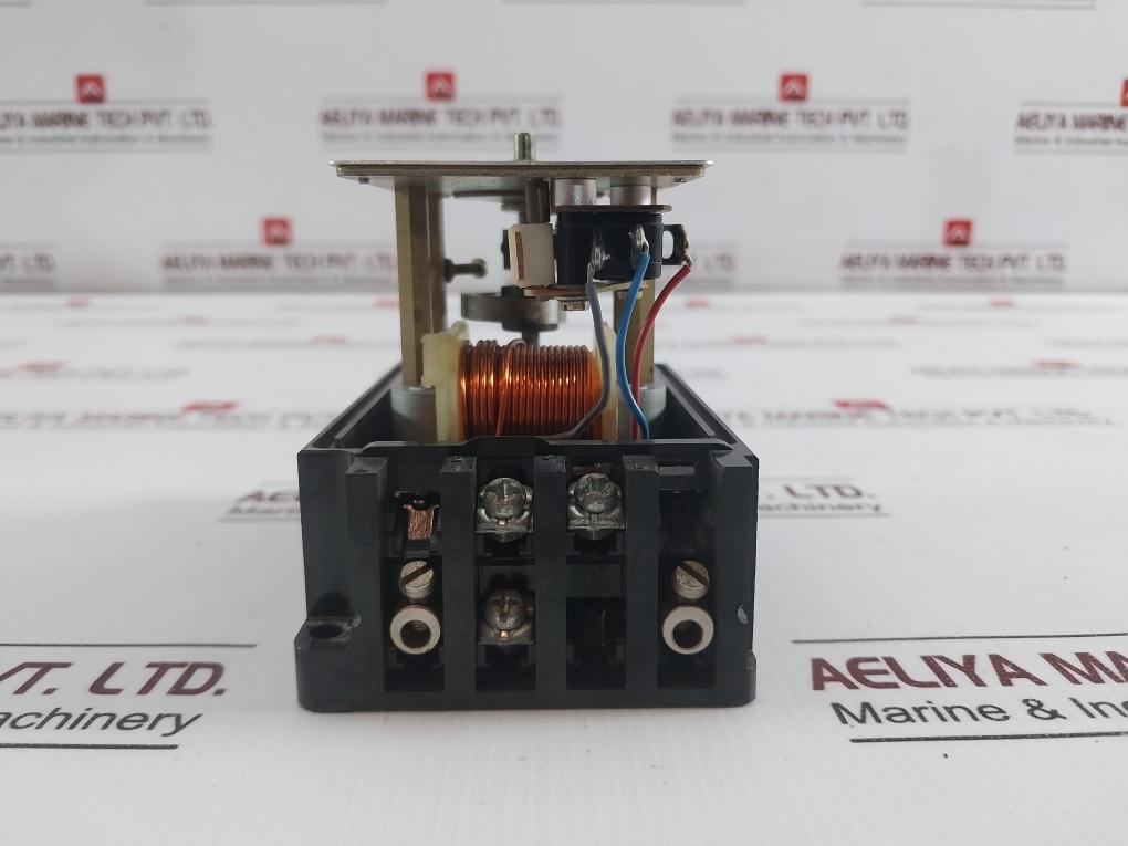 E. Dold & Sohne R834T Current Relay 4A 220V~