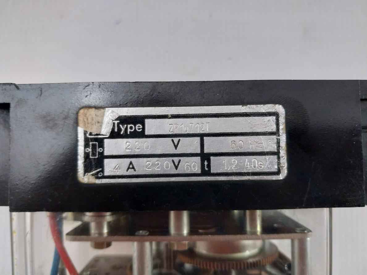 E.Dold & Sohne Zr1U712T Timing Relay 0-40Sec 220V 60Hz