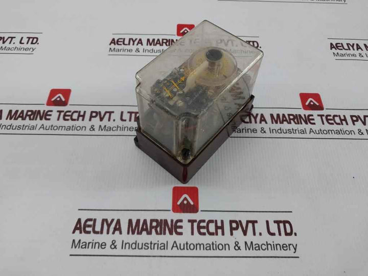 E. Dold & Sohne Zr 712 T Tp 2U Time Delay Relay 4A 220V 0,2-3 Sec
