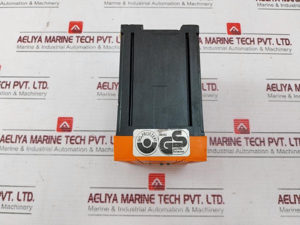E. Dold & Sohne Safemaster Bn5930.48/204 Safety Relay 230V Ac 50/60Hz