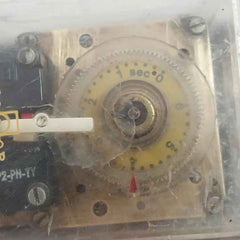 E. Dold & Sohne Zr 712T 2U Time Relay 4A 220V