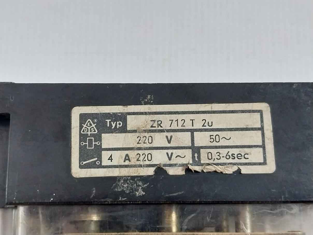 E. Dold & Sohne Zr 712T 2U Time Relay 4A 220V