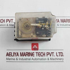 E. Dold & Sohne Zr 712T 2U Time Relay 4A 220V