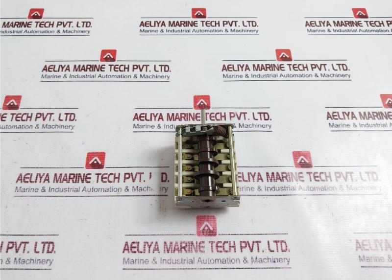 E.G.O. 521.874 Rotary Switch T150 16/500~ 25A 460V~ N1 32A 250V~ N1