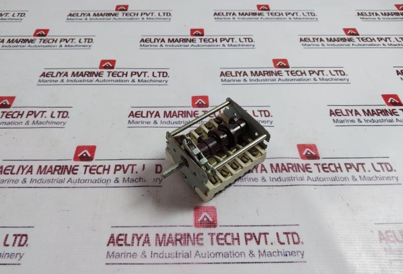 E.G.O. 521.874 Rotary Switch T150 16/500~ 25A 460V~ N1 32A 250V~ N1