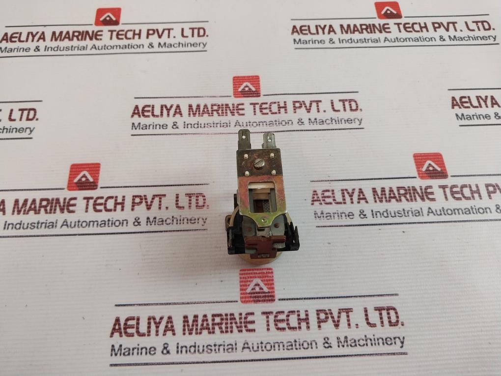 E 3211 NOV 85 Valve 220V 50~