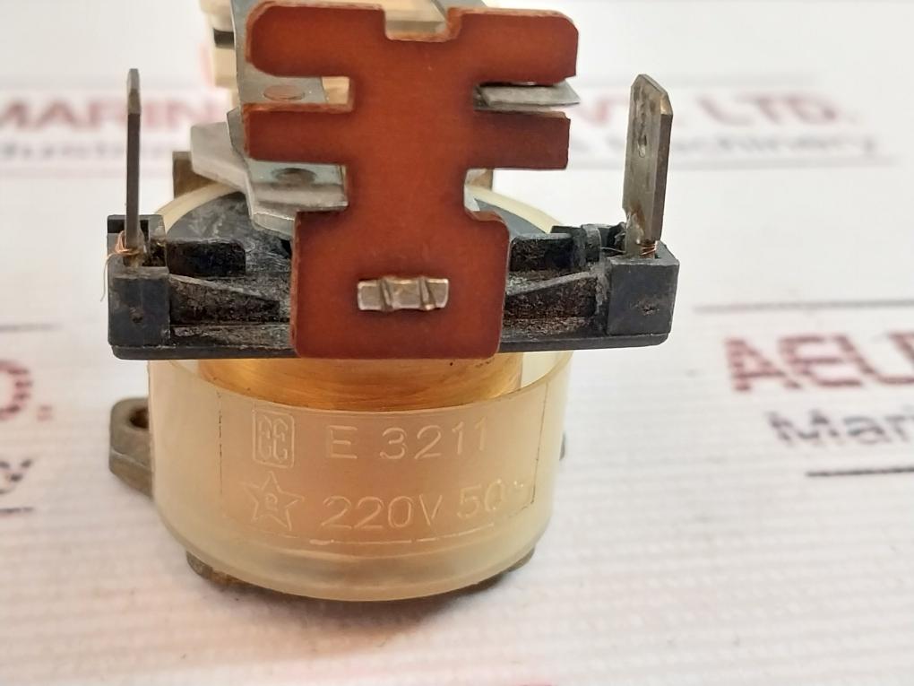 E 3211 NOV 85 Valve 220V 50~