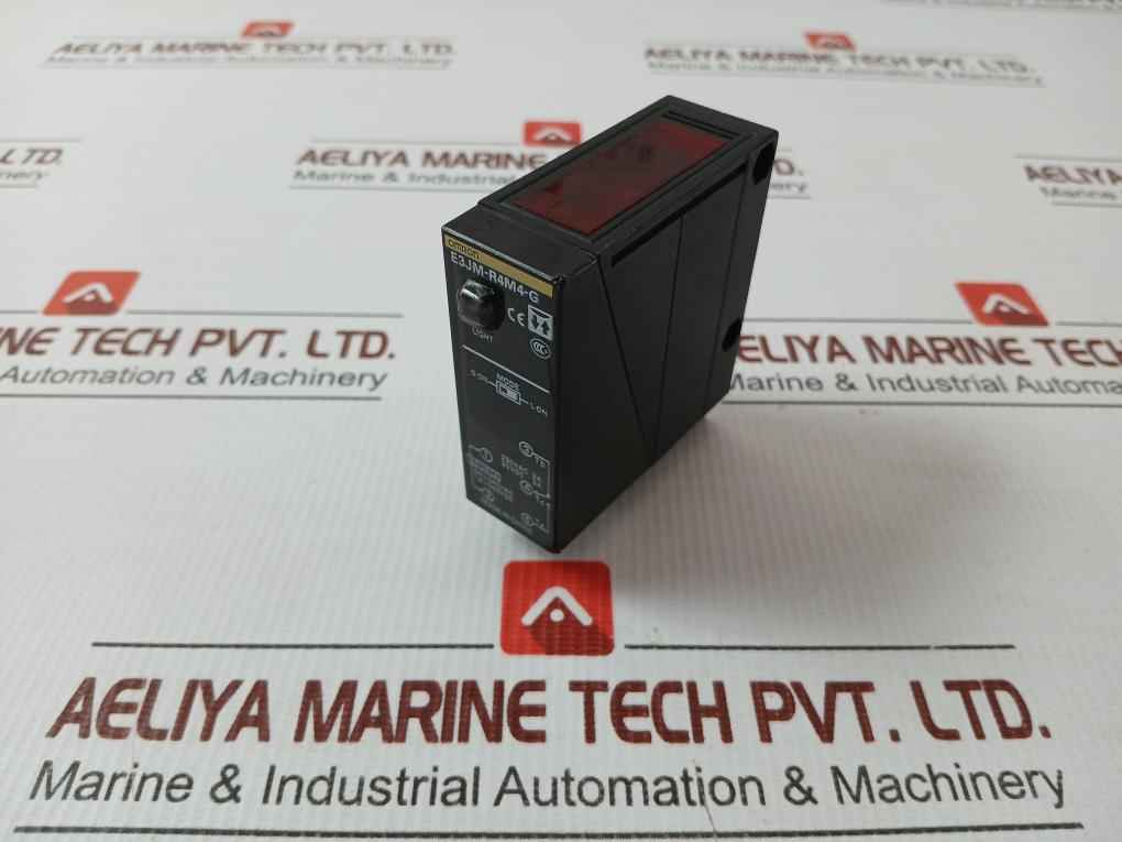 E3Jm-r4M4-g Power Supply Photoelectric Sensor Omron 250Vac 3A