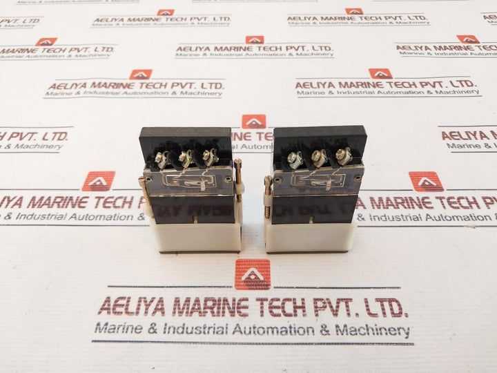 Eao 03-621.011 Push Button 300Vac 10A