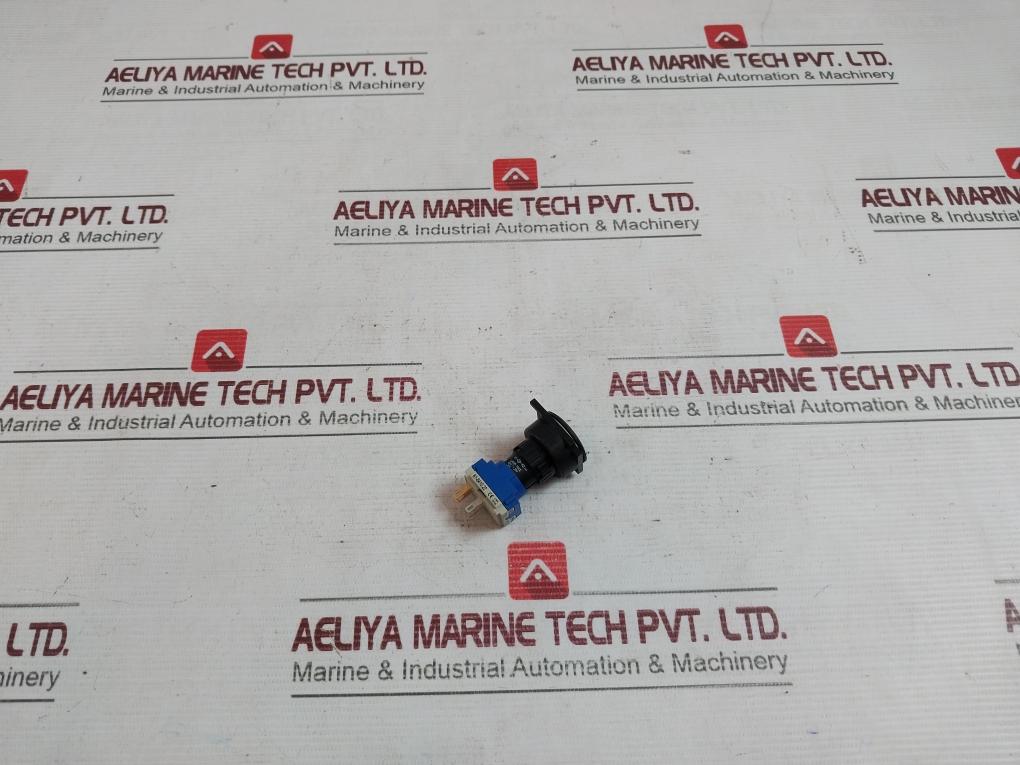 Eao 61-1100.0 Switch Actuator 250Vac/5A 300Vac 320V 48V/1,2W 2A 250V 0,15A 125V