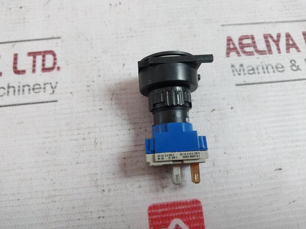 Eao 61-1100.0 Switch Actuator 250Vac/5A 300Vac 320V 48V/1,2W 2A 250V 0,15A 125V
