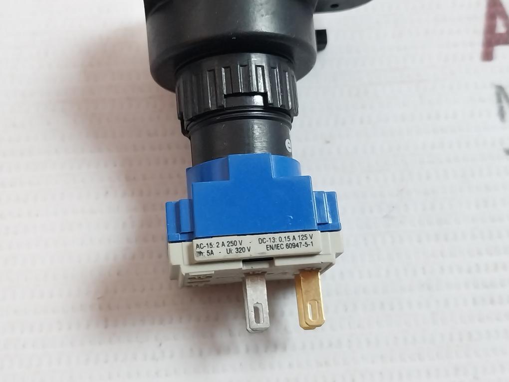Eao 61-1200.0 Red Latching Push Button Head Actuator Assembly 25T55