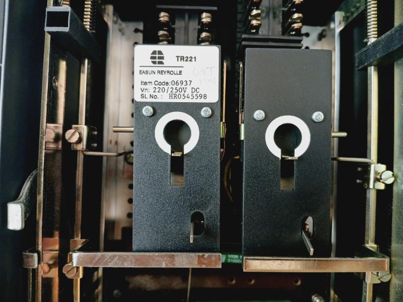 Easun Reyrolle 06937 Dc Protection Relay With Protective Housing 220/250V Dc