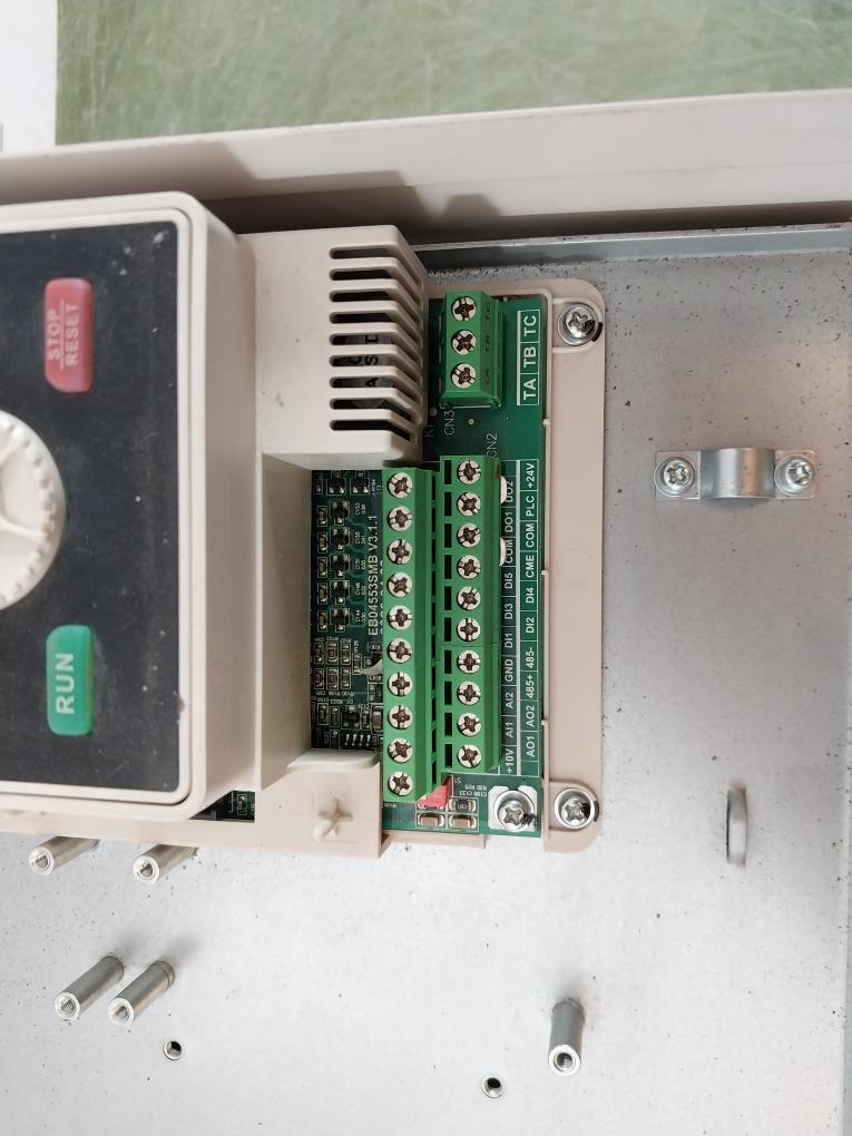 Easy Drive Gt200-4T0370G/4T0450P General Purpose Inverter V20006 Eb04553Smb