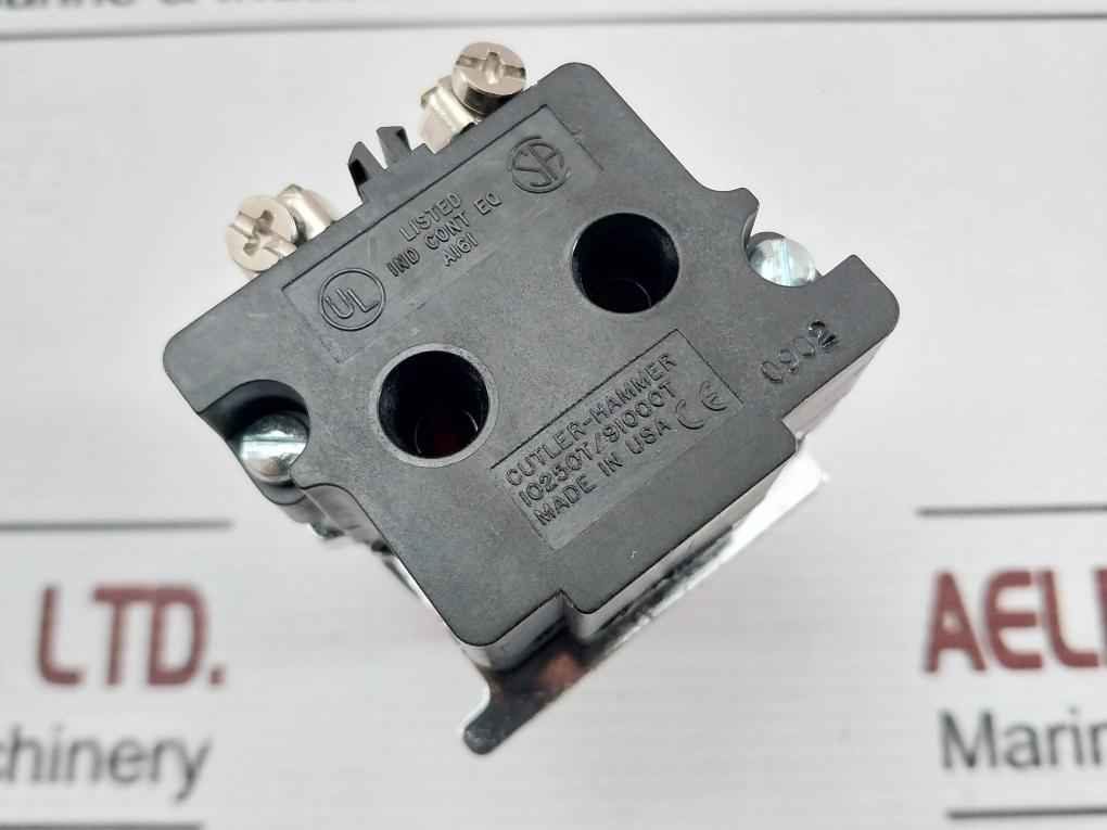 Eaton 10250T181N Pushbutton With Cylinder Lock Operator 120Vac