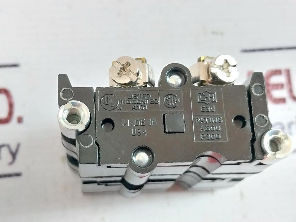 Lot of 2X Eaton Cutler Hammer E30KLA3 Contact Block Series A4 T0819