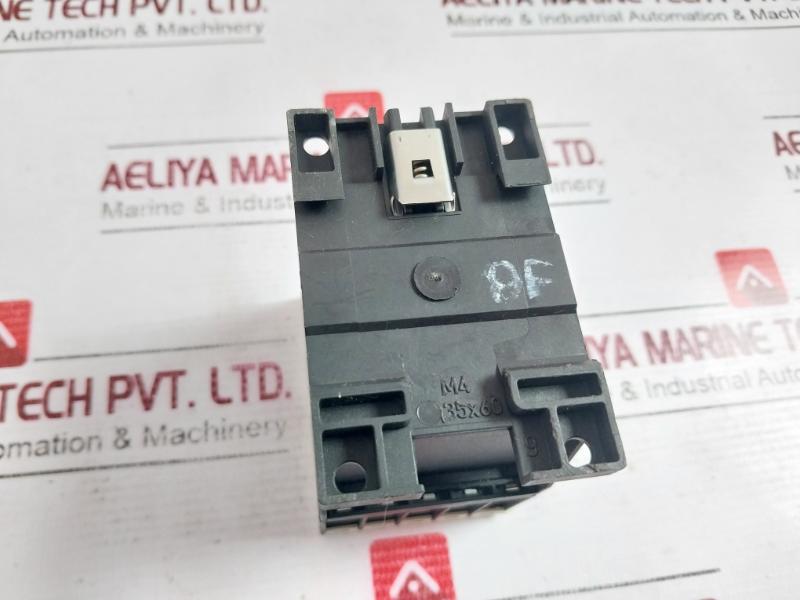 Eaton Dil M9-10 Moeller Series 3 Pole Contactor Xtce009B10 230V 50/60Hz 8000V