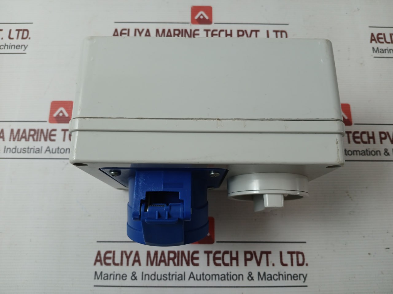 Ec Elettrocanali Ec692901 Industrial Socket With Rotary Isolator Switch Ec69250