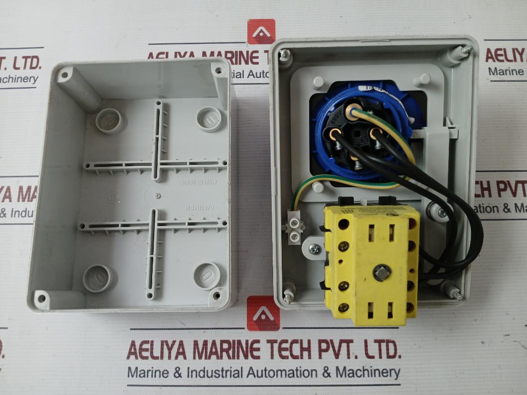 Ec Elettrocanali Ec692901 Industrial Socket With Rotary Isolator Switch Ec69250