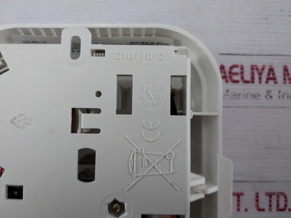 Ei Electronics Ei100B Smoke Detector 9 Volts 91B20006 A11991R0 Rev. 3