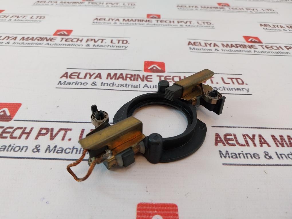 Electrolux 471689154 Carbon Brush Holder Assembly