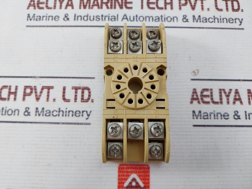 Electromatic SAM205 220 Delay On Operate Instant Contact with Base 3-60 sec