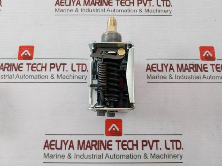 Eliwell O16H6750 Pressure Switch That Measures And Humidity 2-8 Bar