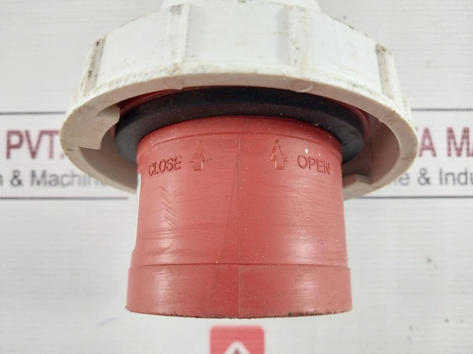 Elmark 0241 Industrial Plug 32A-6H/380-415V