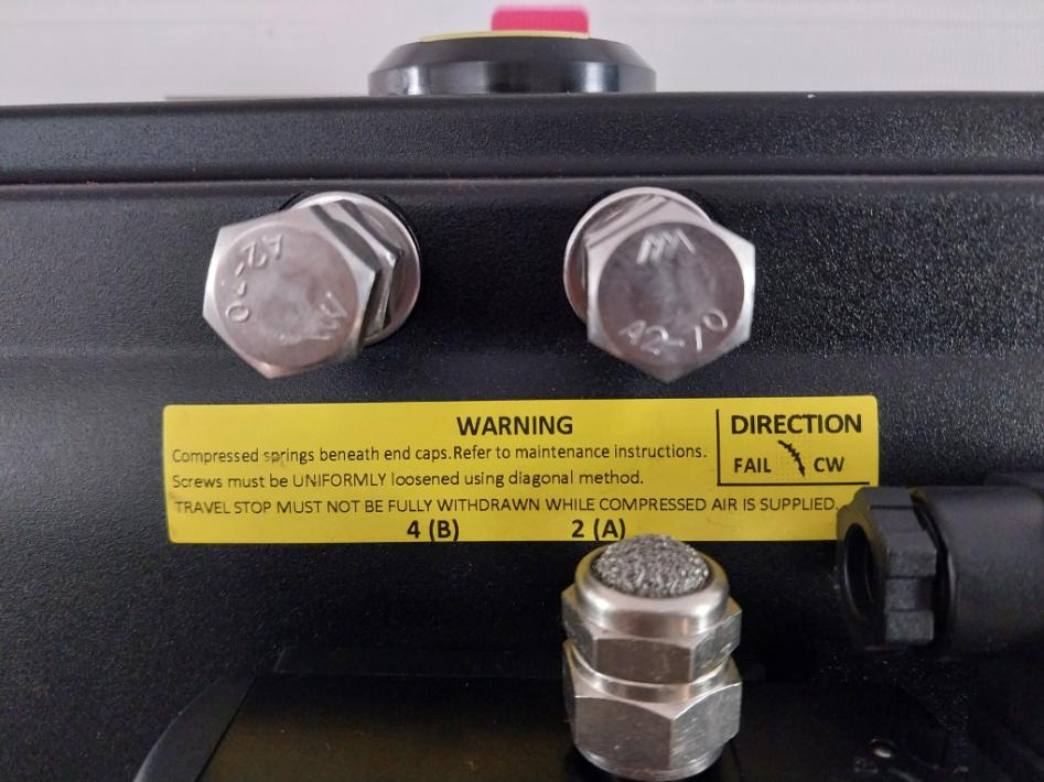 Emerson F89E-009 Sr10 Pneumatic Rack And Pinion Actuator 8.3 Bar (120 Psi) 230V