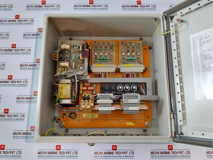 Emri Cxc10 Accelerometer Amplifier & Supply Box 1-20Hz 220 Volt