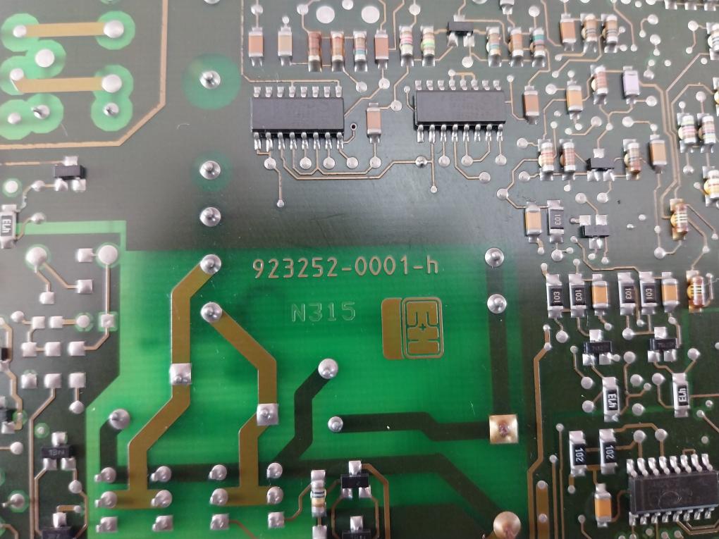 Endress+hauser 923252-0001-h Printed Circuit Control Board 2503c 924904-0000e
