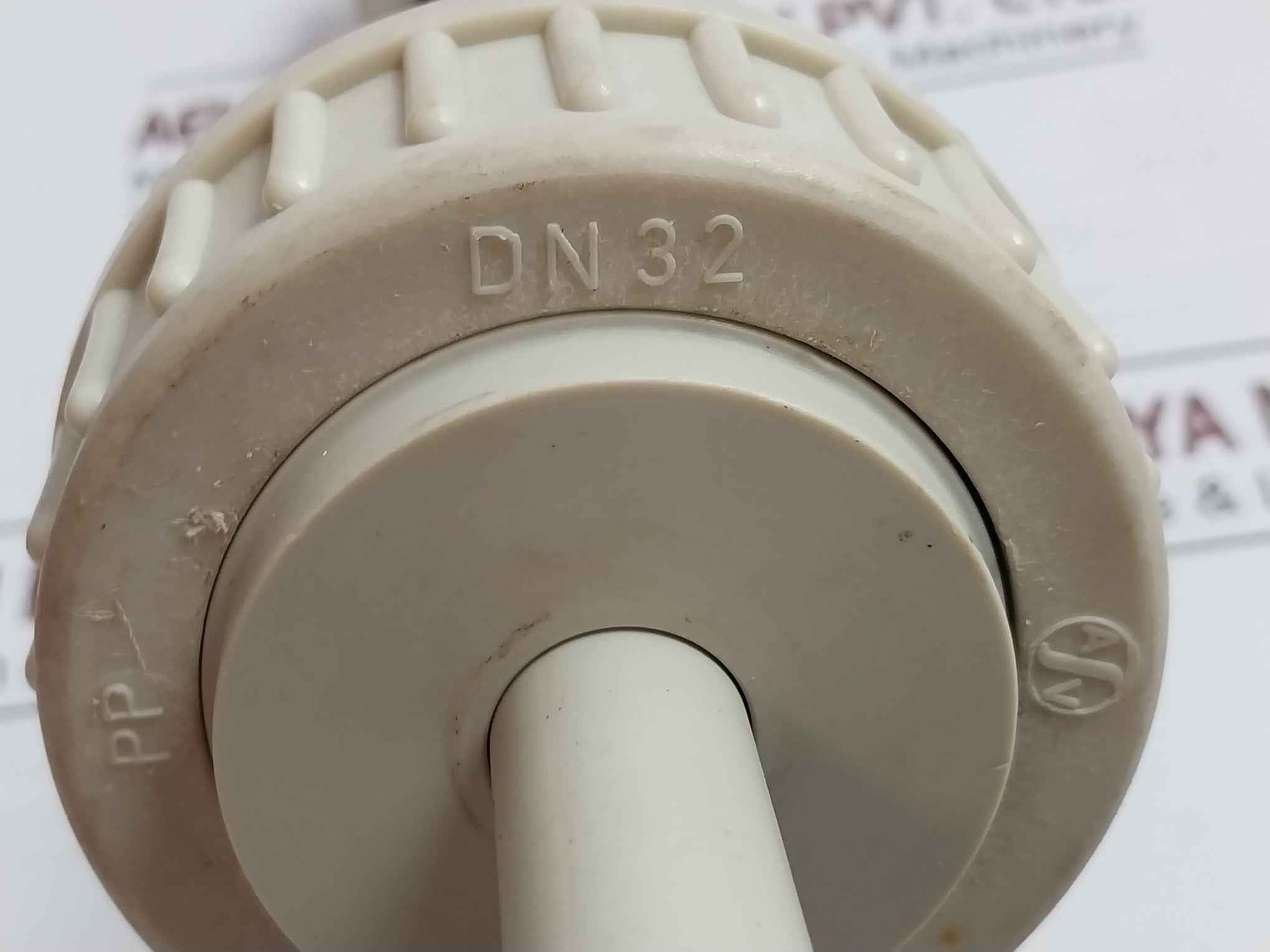 Engler Namw-2.345 Level Transmitter 24Vdc 0-10V Dn32 D40