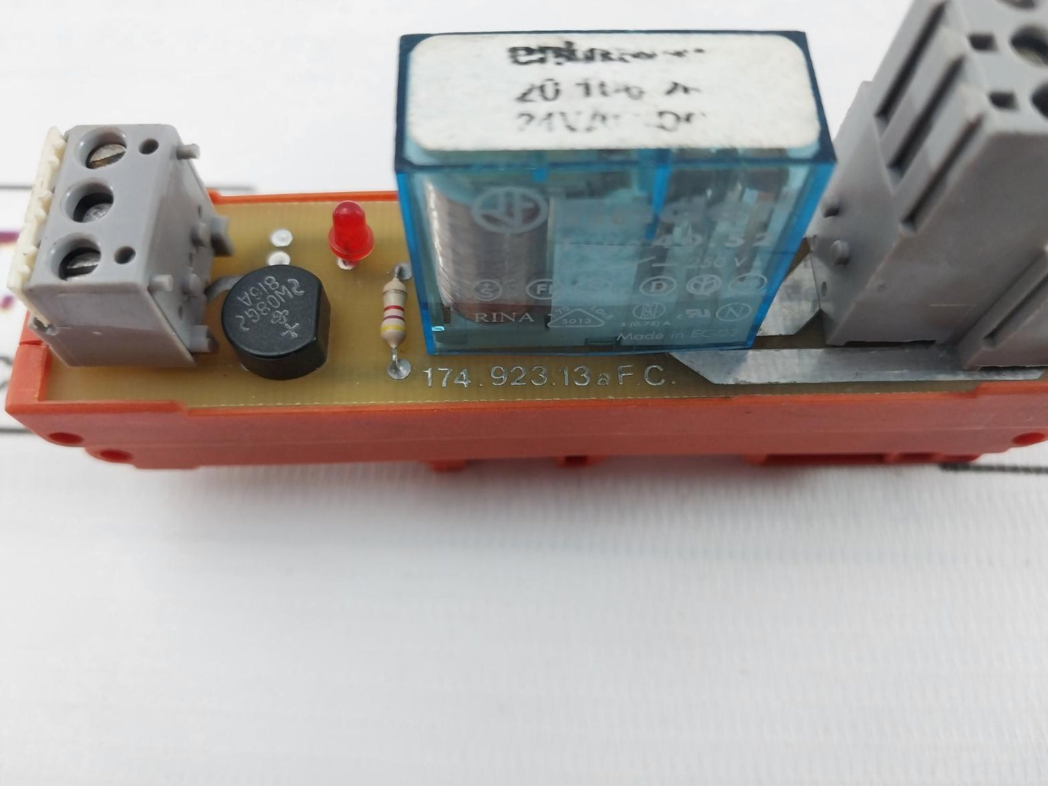 Entrelec 20 106.26 Finder Relay Module 24Vac Dc