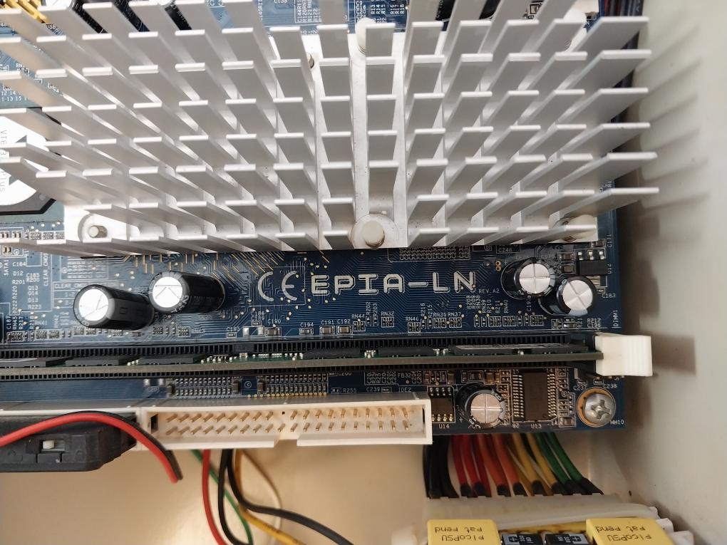 VIA EPIA-LN Mini-ITX Mainboard 10000EAG Mother Board With Cabinet Rev A2