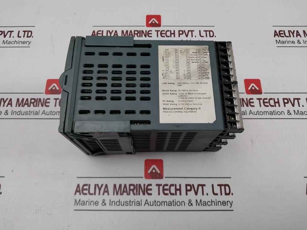 Eurotherm 2704f Advanced Multi-loop Temperature Controller 2a 240vac 20w