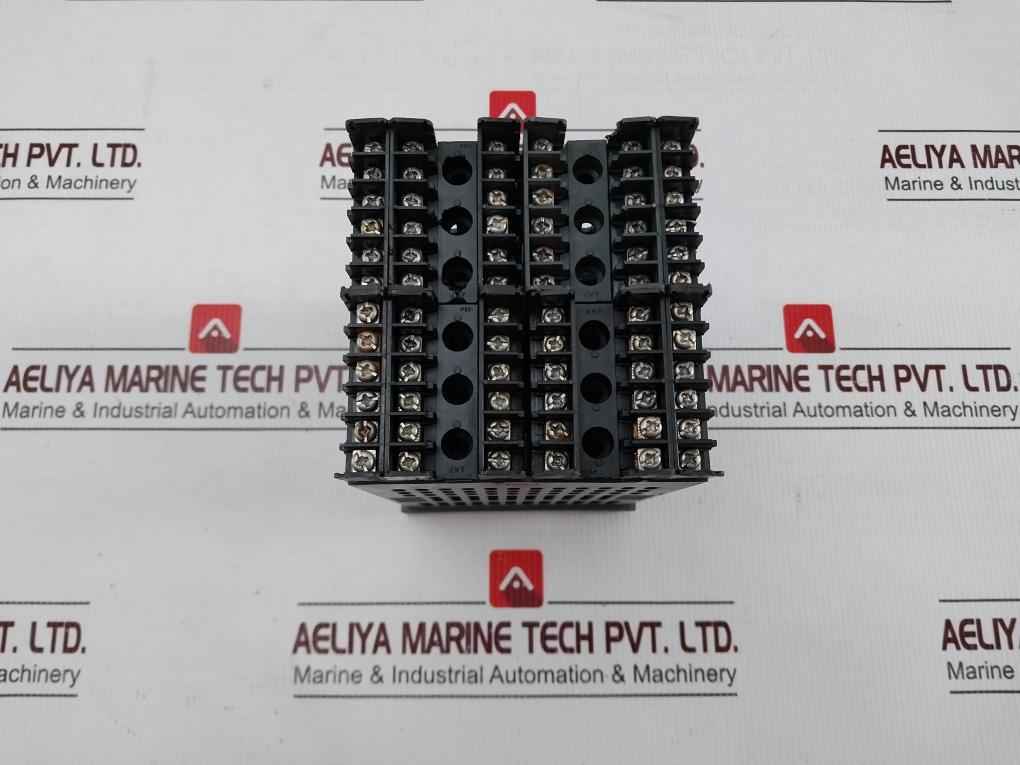 Eurotherm 2704 Temperature Controller 2A 230Vac 0-10V 0-20Ma