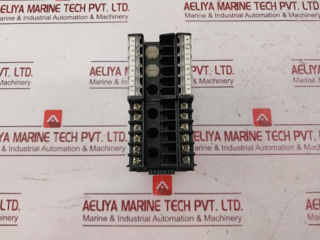 Eurotherm 3208 Temperature/ Process Controller 100-230Vac 2A 240Vac 12Vdc 12Ma