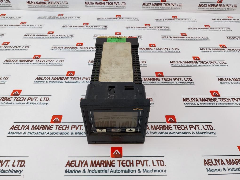 Eurotherm 818S Digital Temperature Controller 100-240Vac +10%-15% 48-62Hz 8.5W