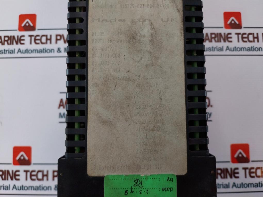 Eurotherm 818S Digital Temperature Controller 100-240Vac +10%-15% 48-62Hz 8.5W