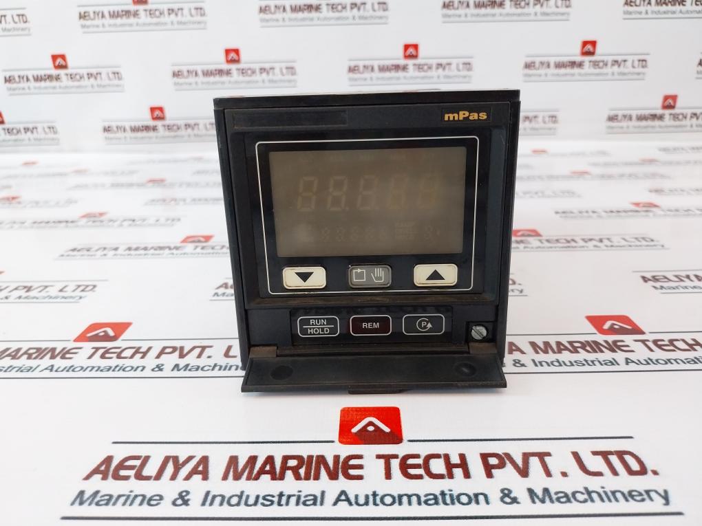 Eurotherm 818S Digital Temperature Controller 100-240Vac +10%-15% 48-62Hz 8.5W